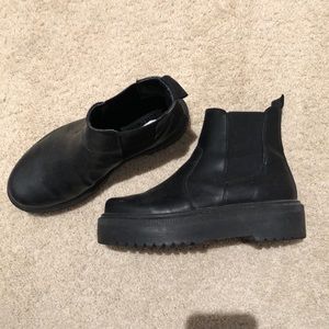 Steve Madden chunky Chelsea boots
